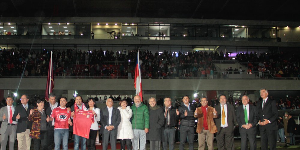 Estadio La Portada vuelve a abrir sus puertas con masivo espectáluco