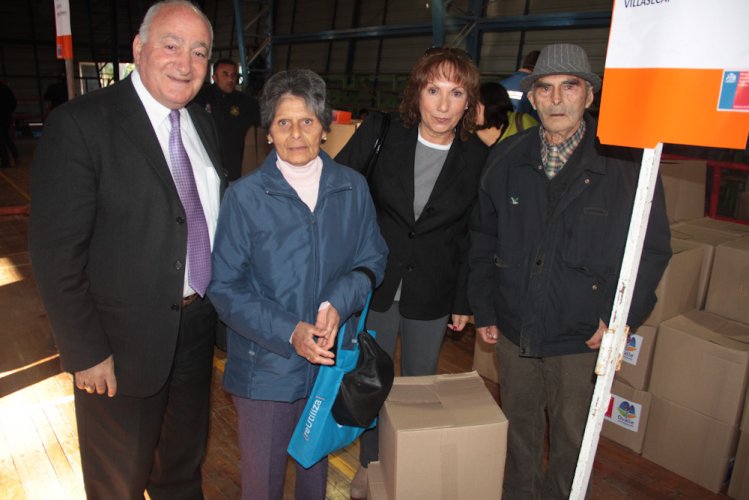 Cores de Limarí participan en entrega de cajas de alimentos y subsidios para la vivienda a familias del sector rural de Ovalle y Monte Patria