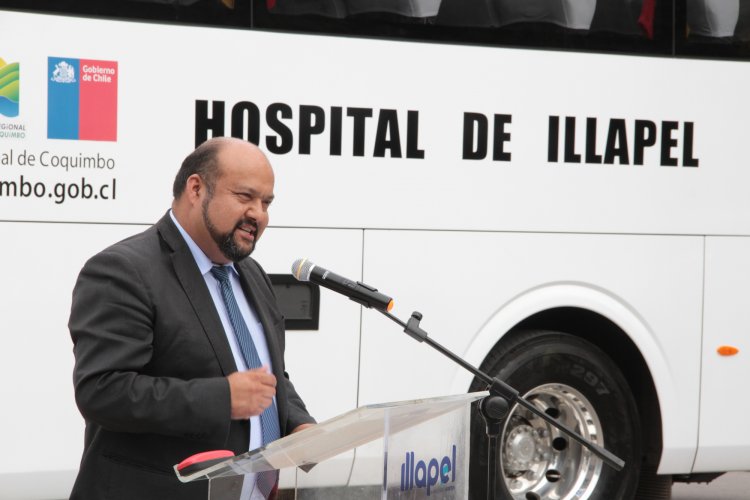 Gobierno Regional de Coquimbo entrega nuevo bus para el Hospital de Illapel