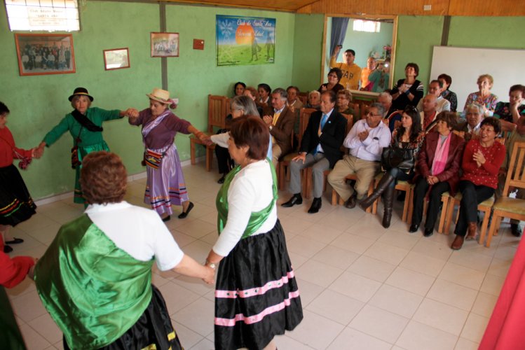 Club de adultos mayores de Punitaqui celebra exitoso proyecto de telares financiado por el fondo de cultura del GORE