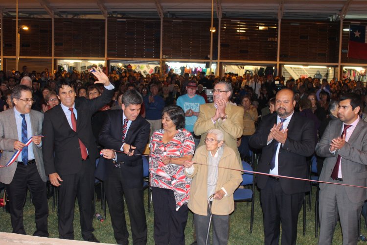 En multitudinaria ceremonia inauguran millonaria Plaza de Abastos de Illapel