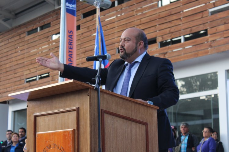 En multitudinaria ceremonia inauguran millonaria Plaza de Abastos de Illapel