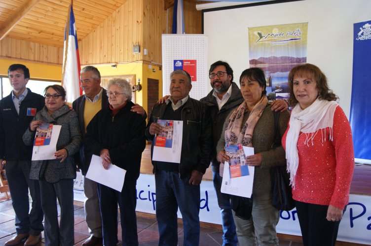 En Monte Patria entregan subsidios para la reconstrucción y en Río Hurtado llaves de la casa propia