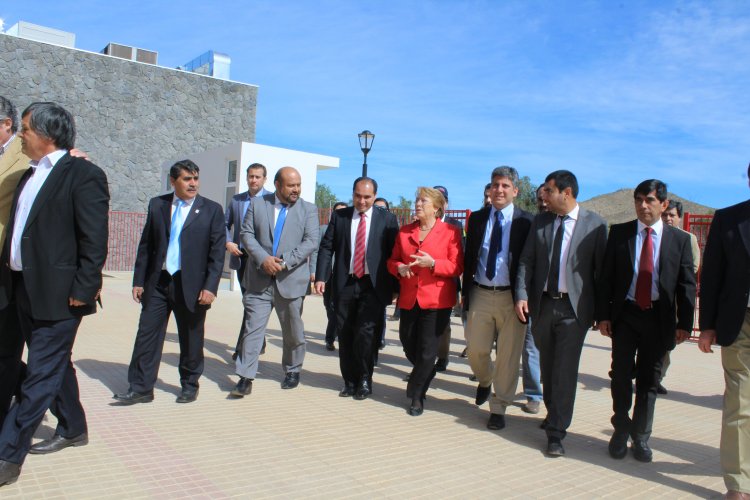 Presidenta Bachelet inaugura en Combarbalá Escuela América