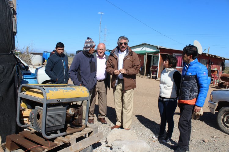 Localidades alejadas en Ovalle y Combarbalá podrán acceder a electricidad rural gracias a recursos del Gobierno Regional