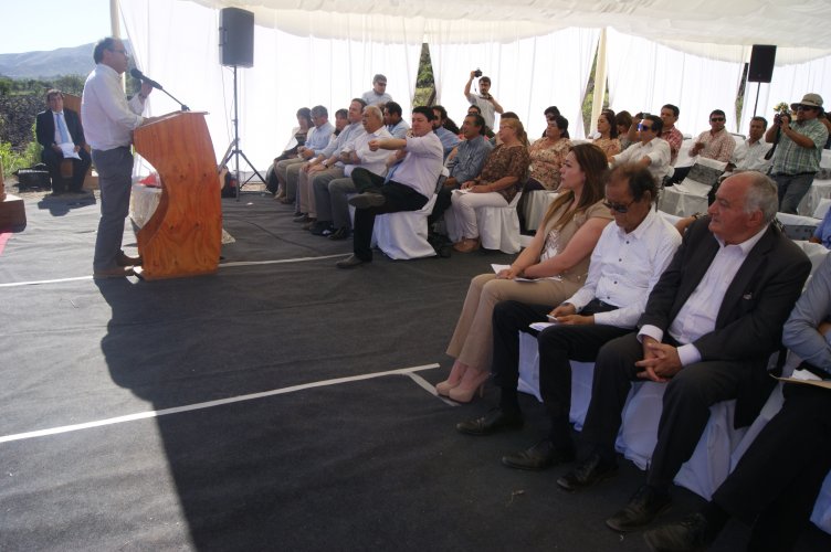 En Monte Patria Ministro de Obras Públicas inaugura ampliación del APR Flor del Valle