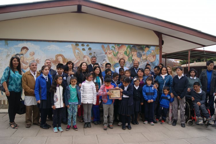 CORE entrega reconocimiento a Orquesta de Cámara del Colegio Luis Braille por su actuación en la FILSA 2016 CORE entrega reconocimiento a Orquesta de Cámara del Colegio Luis Braille por su actuación en la FILSA 2016
