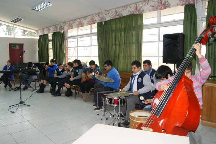CORE entrega reconocimiento a Orquesta de Cámara del Colegio Luis Braille por su actuación en la FILSA 2016 CORE entrega reconocimiento a Orquesta de Cámara del Colegio Luis Braille por su actuación en la FILSA 2016