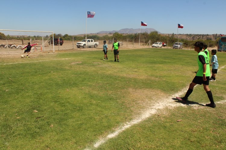 Con la participación de más de mil jóvenes se inicia nueva versión del torneo Kico Rojas en Ovalle