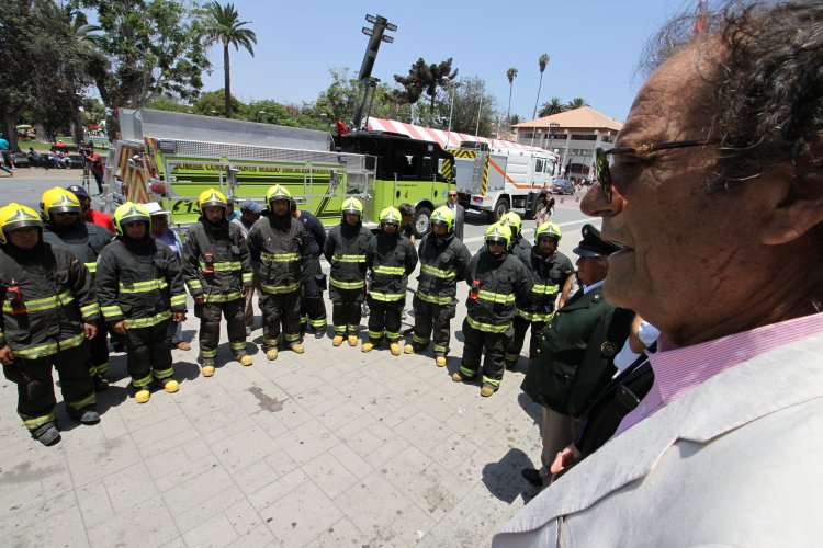 Llegan 4 modernos carros para bomberos financiados por Gobierno Regional y el Ministerio del Interior