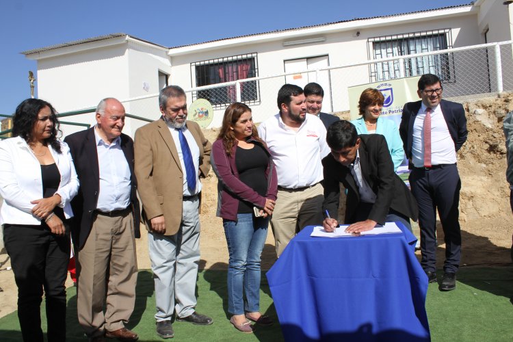 Ponen primera piedra para esperada reposición de Escuela Básica Los Morales en Monte Patria