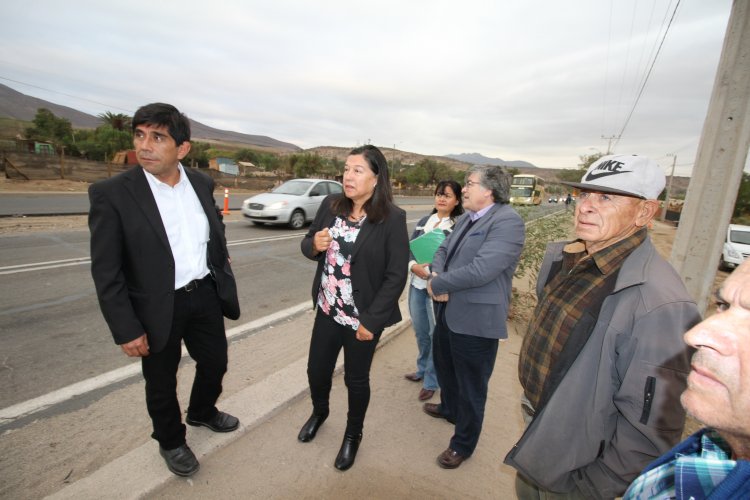 Vecinos de Recoleta y autoridades buscan solucionar conflicto por construcción de doble vía Coquimbo - Ovalle