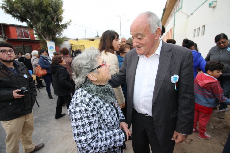 Inician obras para mejorar espacios públicos en barrio de Ovalle