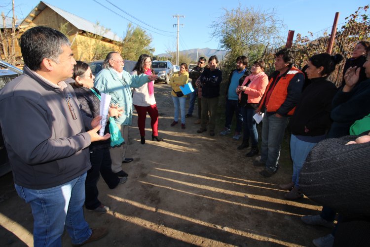 Consejeros se reúnen con comunidad de Tahuinco para aclarar dudas sobre proyecto de soluciones sanitarias