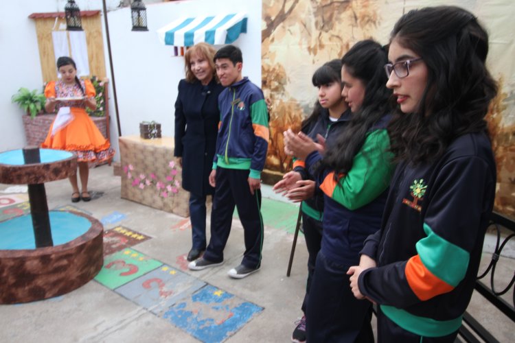 Niños y niñas de la escuela Despertares comenzarán nuevo proyecto de deportes y vida sana financiado por el Gobierno Regional