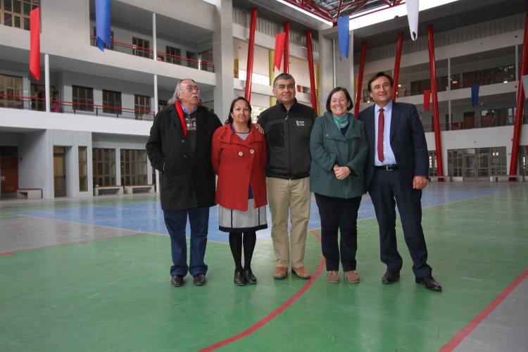 Nueva escuela básica de Canela comienza a recibir a sus estudiantes