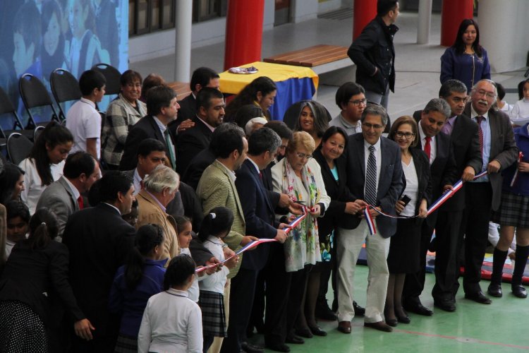 Presidenta inaugura la nueva y moderna escuela básica de Canela