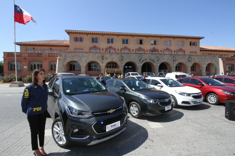 Gobierno Regional entrega 20 vehículos nuevos a la PDI y financia moderno edificio institucional Gobierno Regional entrega 20 vehículos nuevos a la PDI y financia moderno edificio institucional