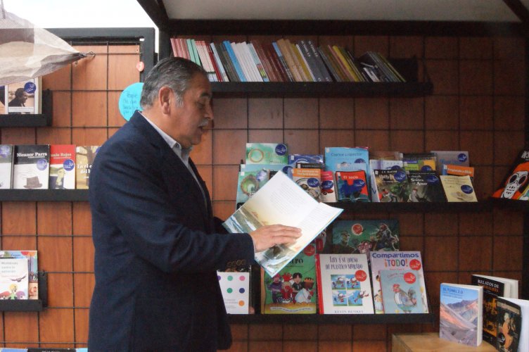 Proyecto cultural “Caleta de Libros” se instaló en la Plaza Gabriel González Videla de La Serena