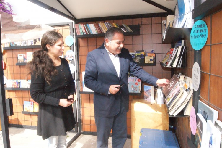 Proyecto cultural “Caleta de Libros” se instaló en la Plaza Gabriel González Videla de La Serena