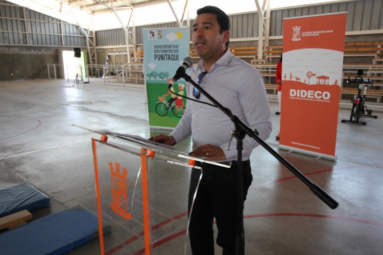 Adultos mayores de Punitaqui viven jornada de juegos deportivos gracias a recursos del Gobierno Regional