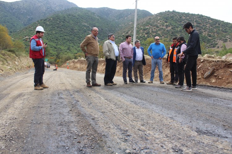 En febrero del 2019 terminarán pavimentación de camino básico Túnel Las Astas-Caimanes en Los Vilos