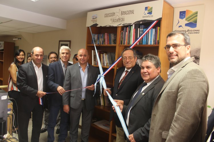 CORE entrega libros a la biblioteca de la legislatura de San Juan tras su paso por la Fiesta Nacional del Sol