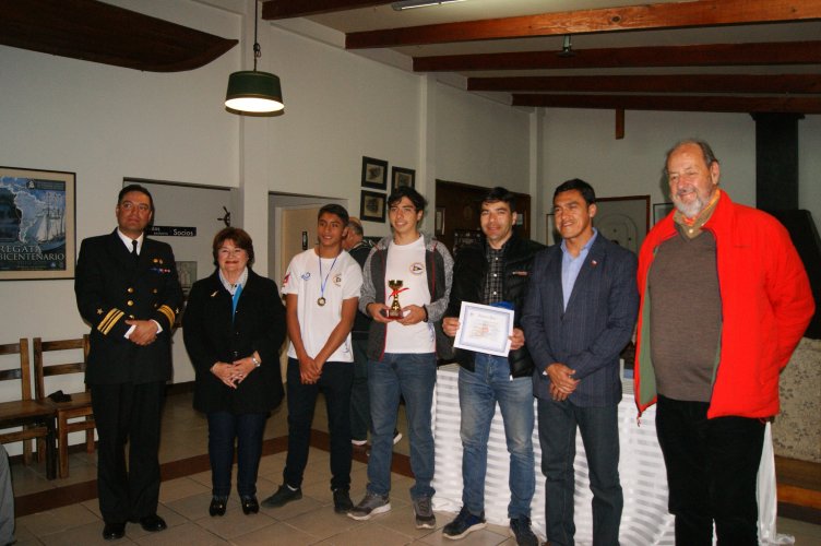 Yachting Club La Herradura adhiere a las Glorias Navales con competencia de regata vela y kayak