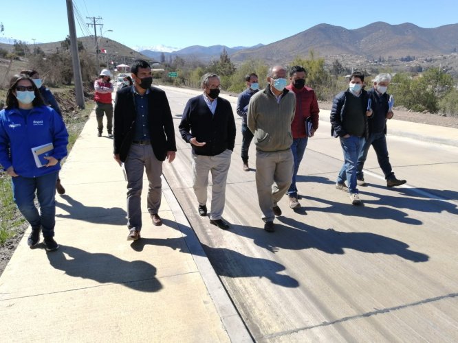 Pavimentación de caminos básicos rurales: 11 iniciativas terminadas y otras 6 en ejecución