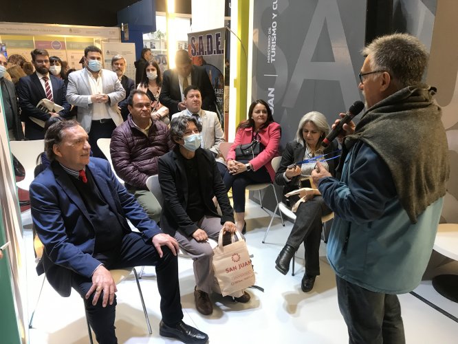 Colección binacional “Paso de Agua Negra” instala a autores de la Región de Coquimbo en distintos espacios literarios de Buenos Aires