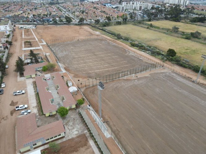 Con un 60% de avance el mejoramiento de canchas del Complejo Deportivo el Milagro entra en su fase final