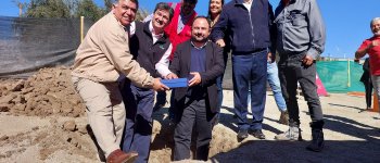 Con instalación de primera piedra comienzan obras civiles para esperado alcantarillado de Caimanes en Los Vilos