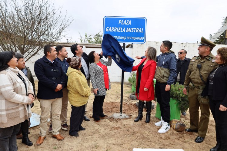 Inauguran plaza Gabriela Mistral en el sector de Tierras Blancas de Coquimbo