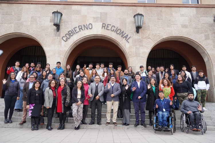 Académicos aportan conocimientos a las nuevas generaciones de votantes en el marco del próximo proceso eleccionario 2024