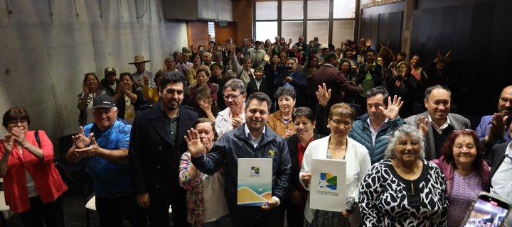 En Salamanca firman convenio para construir Centro Integral del Adulto Mayor